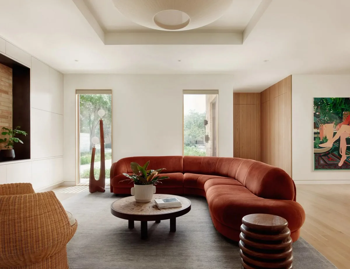Organic, curved interior design by Decozie